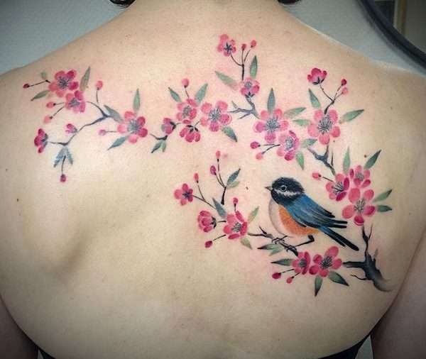 Tatuaje de sakura y ave