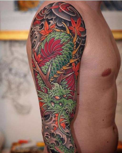 Tatuaje japonés dragón verde
