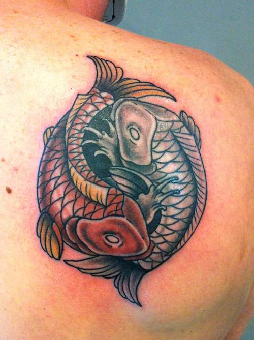 Tatuaje pez Koi ying y yang