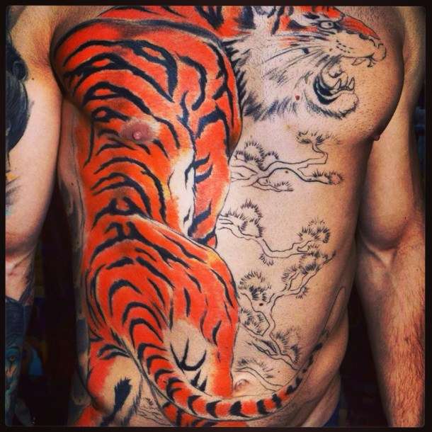 Tatuaje gran tigre japonés