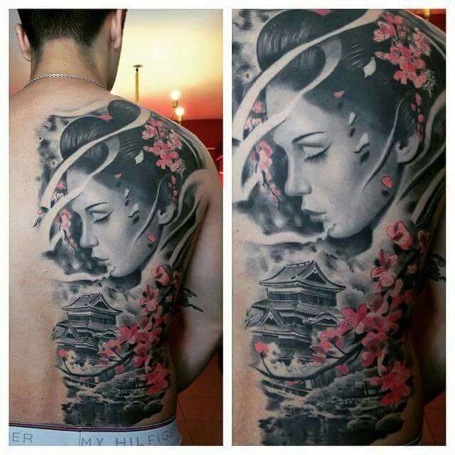 Tatuaje geisha y sakura