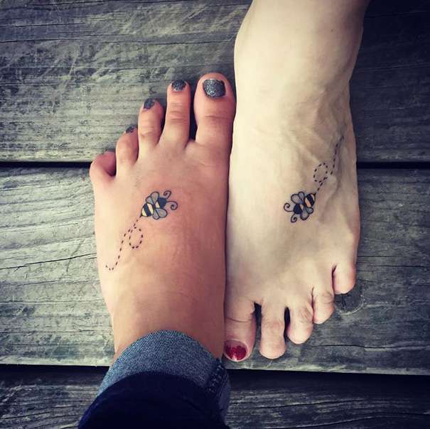 Tatuaje madre e hija abejas