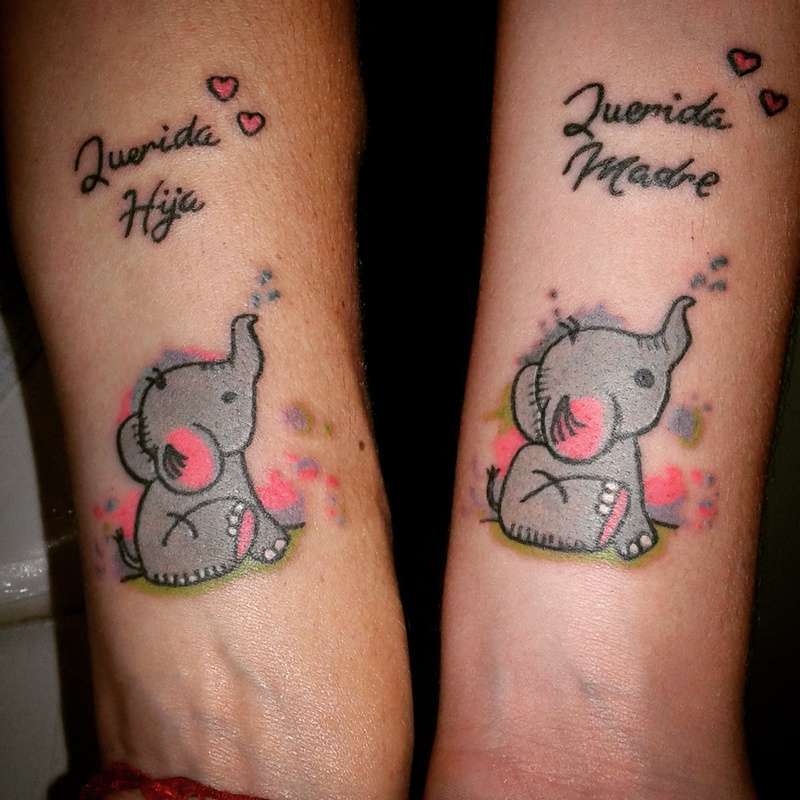 Tatuaje madre e hija elefantito.