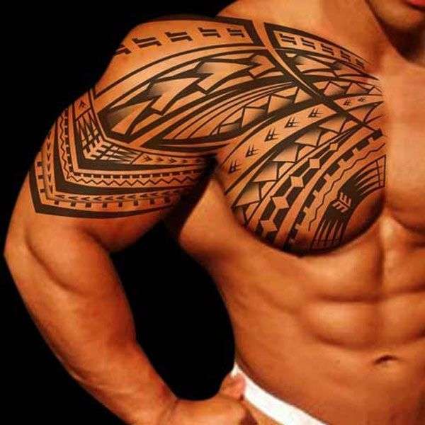 Tatuaje tribal pecho y hombro