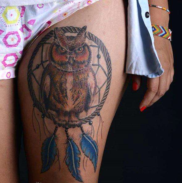 Tatuaje de búho en atrapasueños