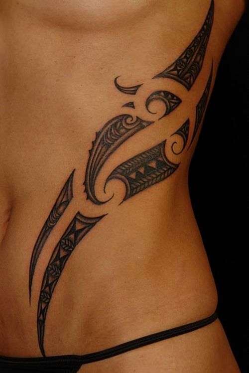 Tatuaje tribal sexy