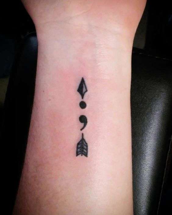  Tattoo semikolon arrow 