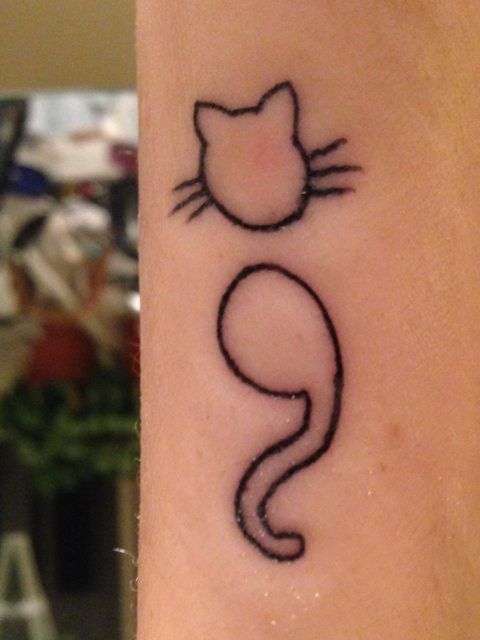 tatuering semikolon katt