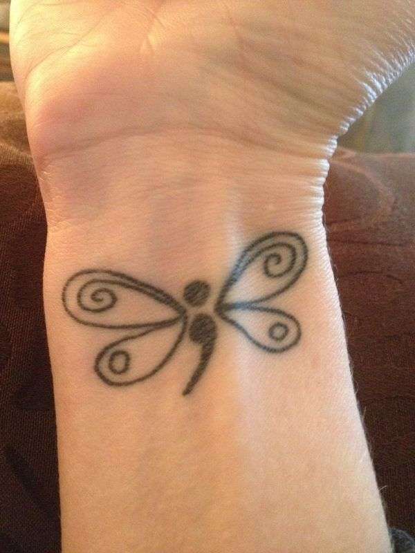 tatuering semikolon fjäril handled 2