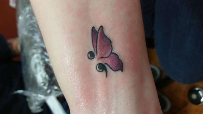 tatuering semikolon fjäril 