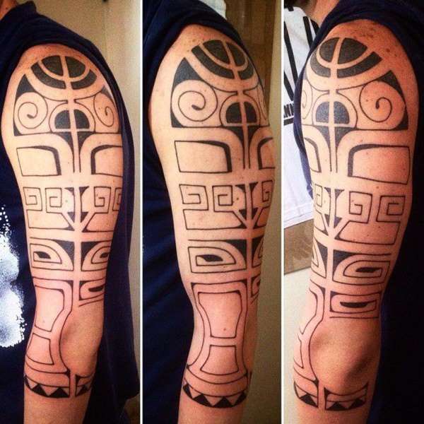 Tatuaje tribal brazo