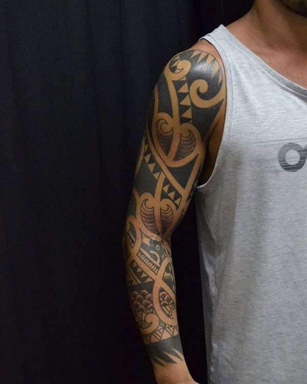 Tatuaje tribal brazi