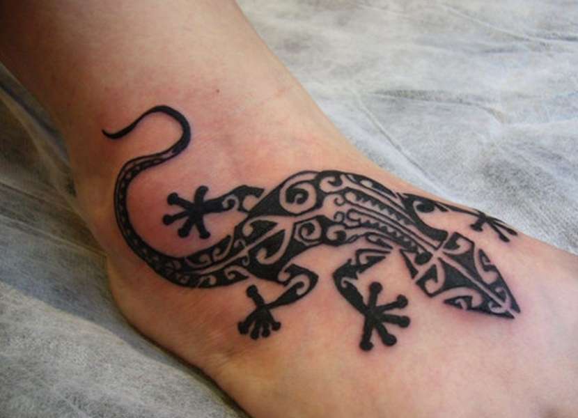 Tatuaje tribal lagartija
