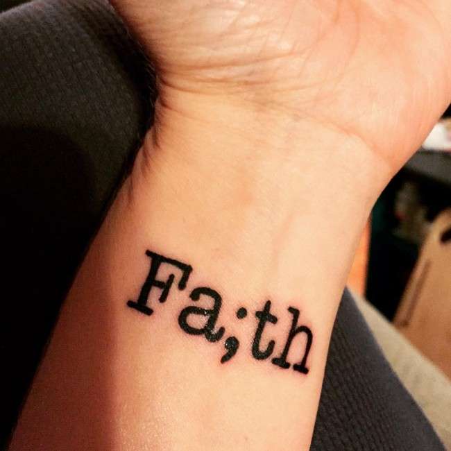 Tatuointi puolipiste Faith