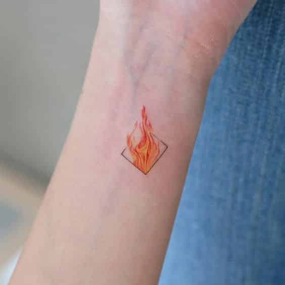 Tatuajes pequeños - fuego