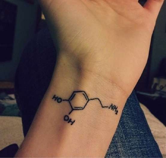 Tatuaje pequeño - fórmula química
