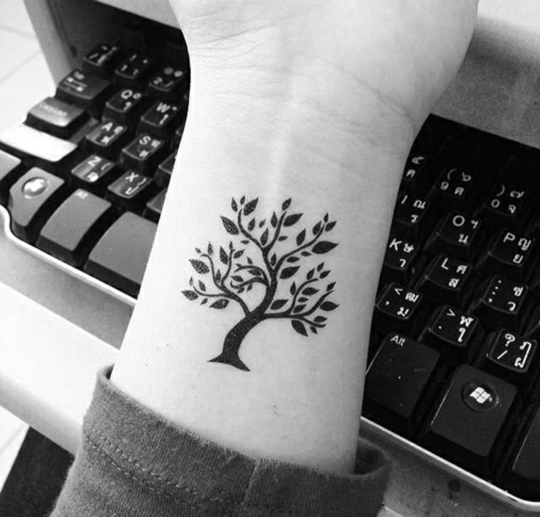 Tatuaje pequeño - árbol de la vida