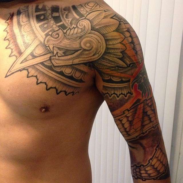 Tatuaje azteca - Quetzalcoatl