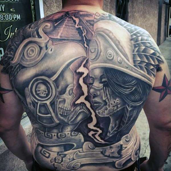 Tatuaje azteca - toda la espalda