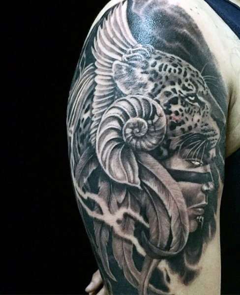 Tatuaje azteca - guerrero y jaguar