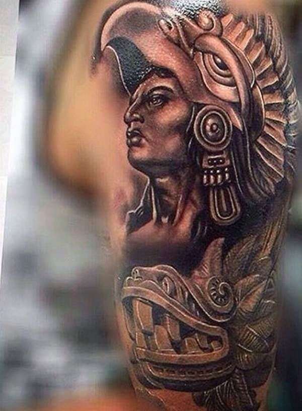 Tatuaje azteca - dios de la guerra y Quetzalcoatl
