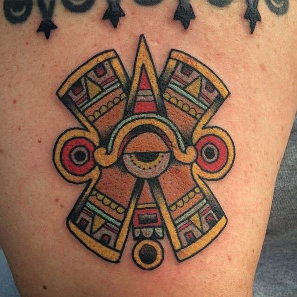 Tatuaje azteca - sol y calendario simplificado en colores