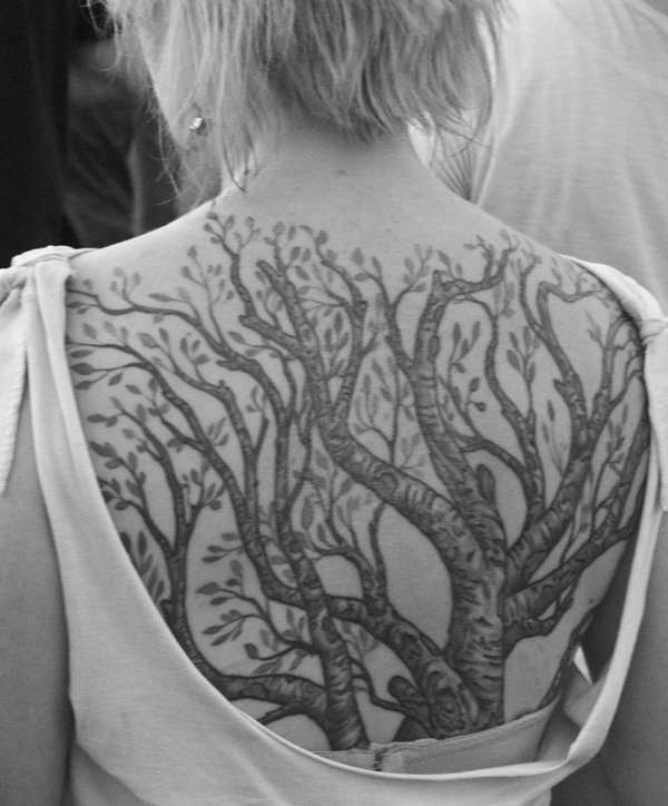 Tatuaje de árbol - espalda completa