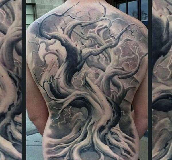 Tatuaje de árbol seco, espalda completa
