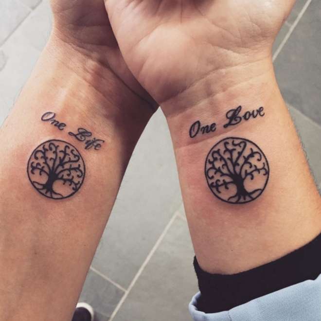 Tatuaje de árbol de la vida en pareja