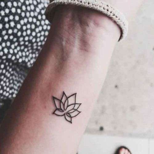 Tatuaje pequeño - flor de loto