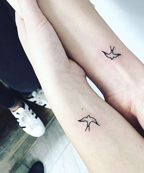 Tatuaje de mejores amigas - golondrinas