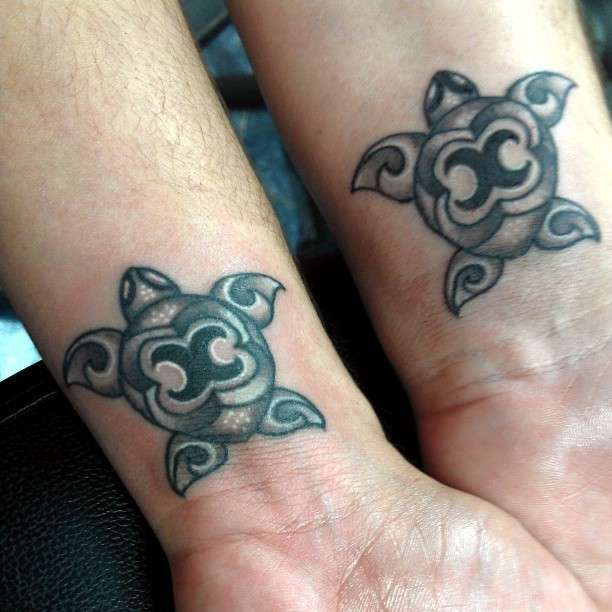 Tatuaje de mejores amigos - tortugas