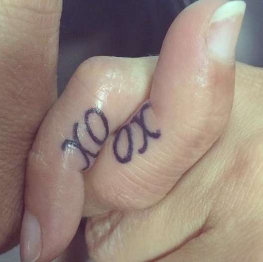 Tatuaje de mejores amigas - XO