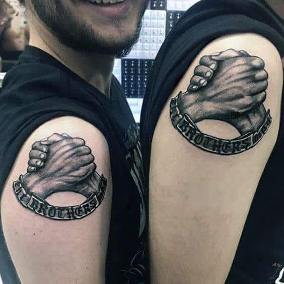 Tatuaje de mejores amigos - manos