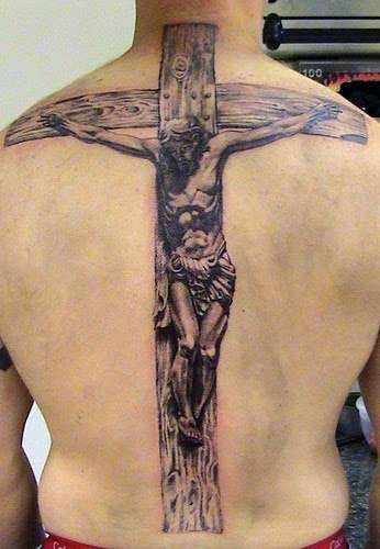 Tatuaje de Jesús en la cruz