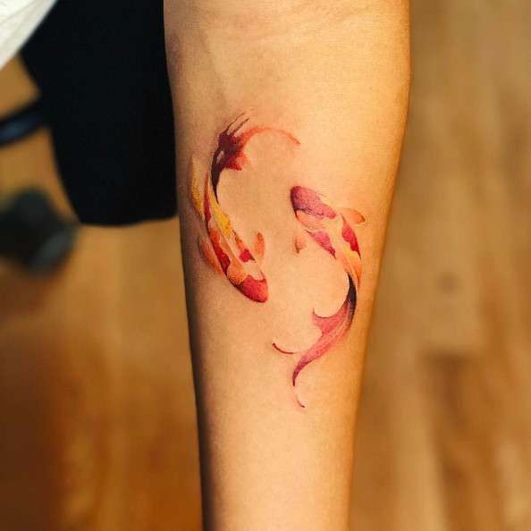 Tatuaje de peces koi Ying y Yang color naranja