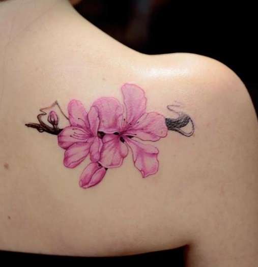 Tatuaje dos flores de cerezo