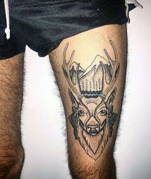 Tatuaje en el muslo - ciervo