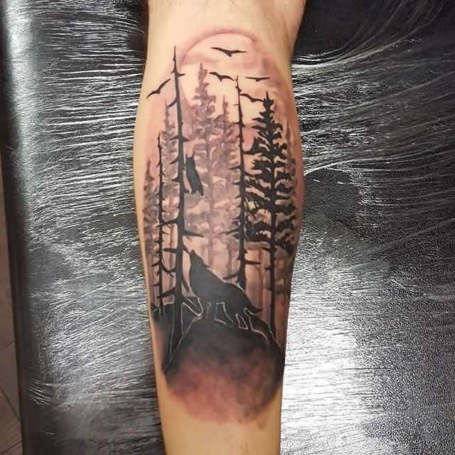 Tatuaje de lobo aullando, bosque, luna, búho