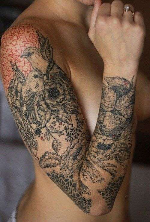 Tatuaje de manga con flores y aves