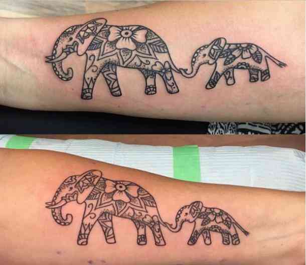 Tatuaje madre e hija elefantes