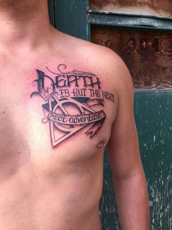 Tatuaje de Harry Potter en el pecho