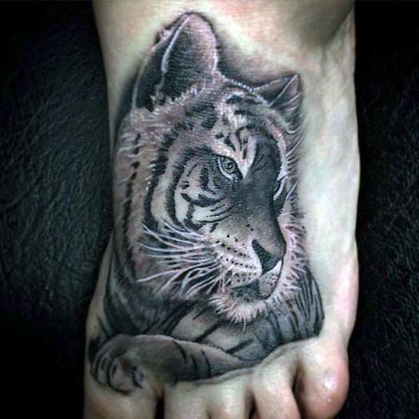 Tatuaje en el pie - tigre