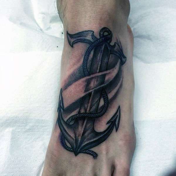 Tatuaje en el pie - ancla