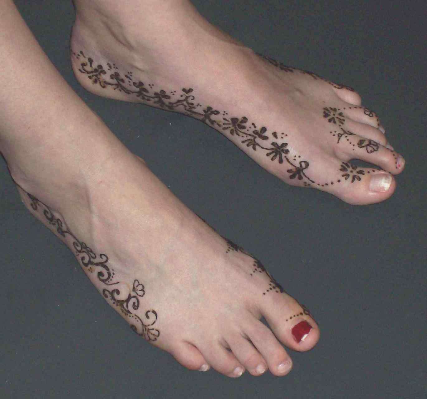 Tatuaje lateral en el pie