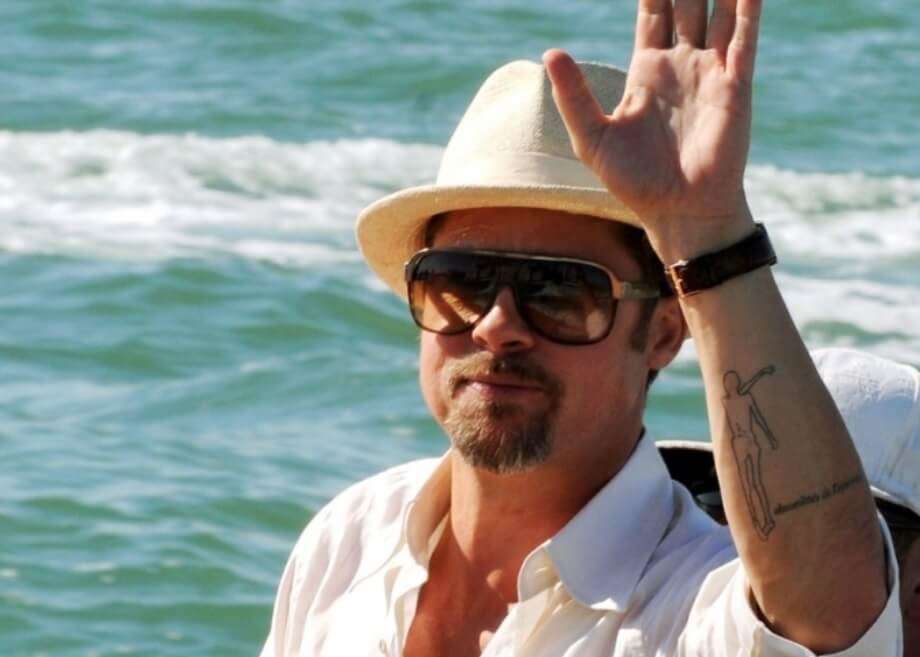 Tatuaje de Brad Pitt en el antebrazo
