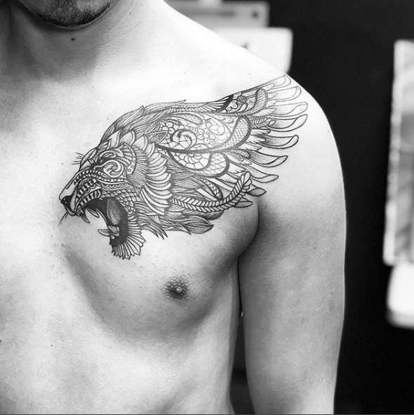 Tatuaje realizado por Fraktalstudio - Instagram