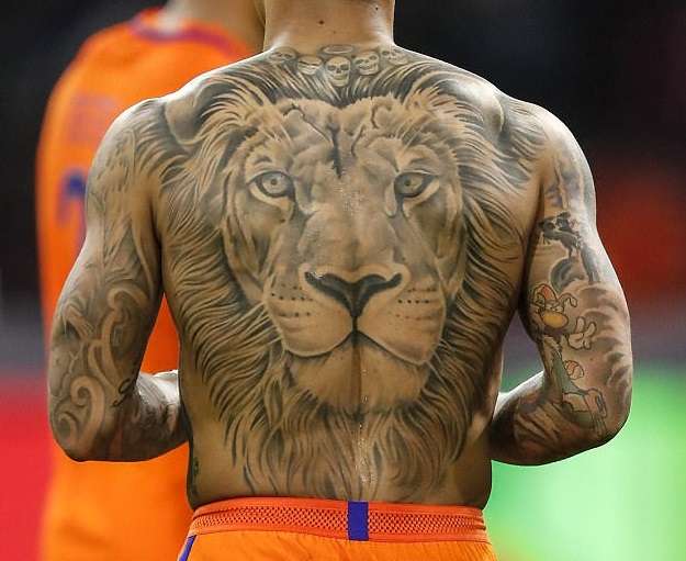 Tatuajes de futbolistas famosos: Memphis Depay