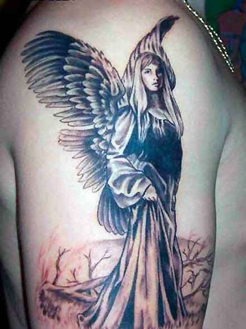 Tatuaje de ángel en el brazo