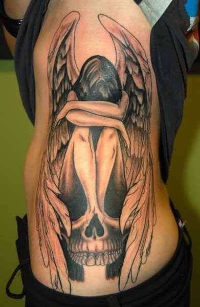 Tatuaje de ángel caído (femenino)